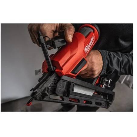 MILWAUKEE M18 Gwoździarka 34st M18 FN15GA 32-64mm (4933478091)