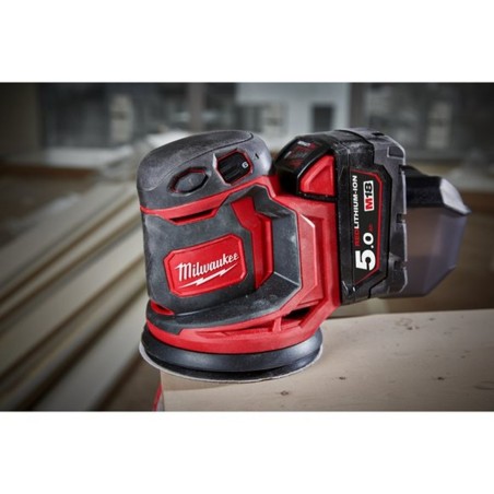 MILWAUKEE M18™ BOS125-0 Szlifierka Mimośrodowa 125mm (4933464228) + M18™ AKU. 5.0 Ah (4932430483)