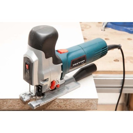 TRYTON Wyrzynarka "T-SHAPE" 710W Kufer